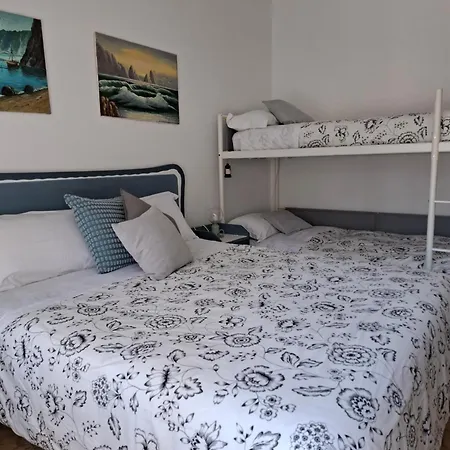 Downtown Apartment *